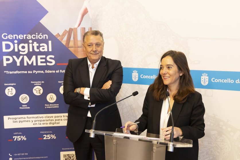 El presidente de Cesuga y ef Business School, Venancio Salcines, junto a la alcaldesa de A Coruña, Inés Rey.